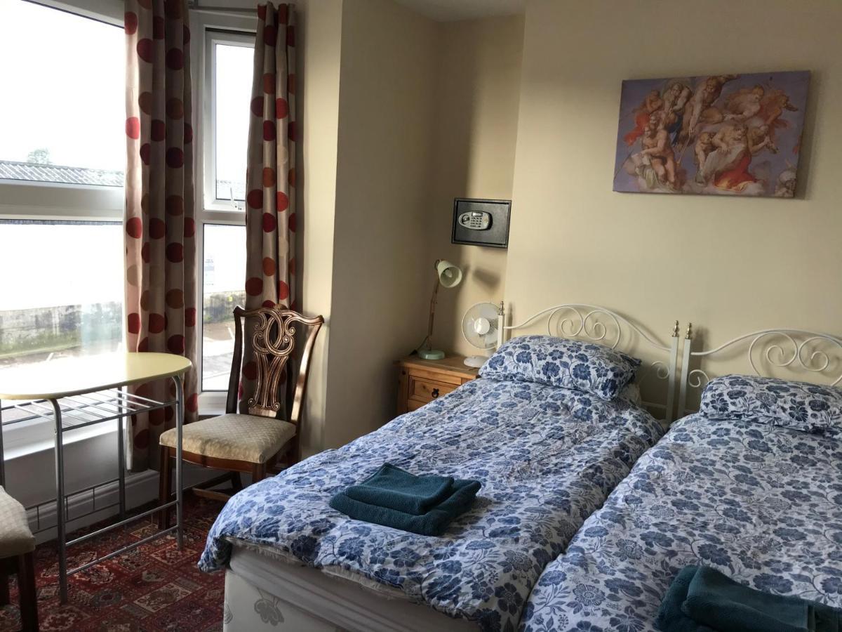 Bayside Guest House Porthcawl Exteriör bild